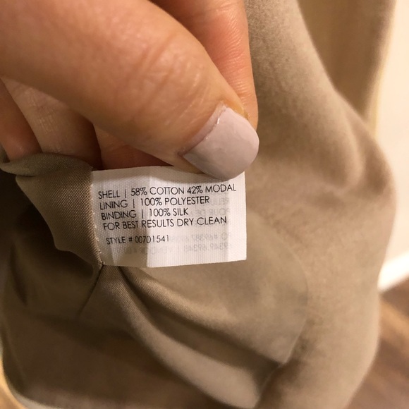 Classic Club Monaco blazer! - Picture 6 of 6